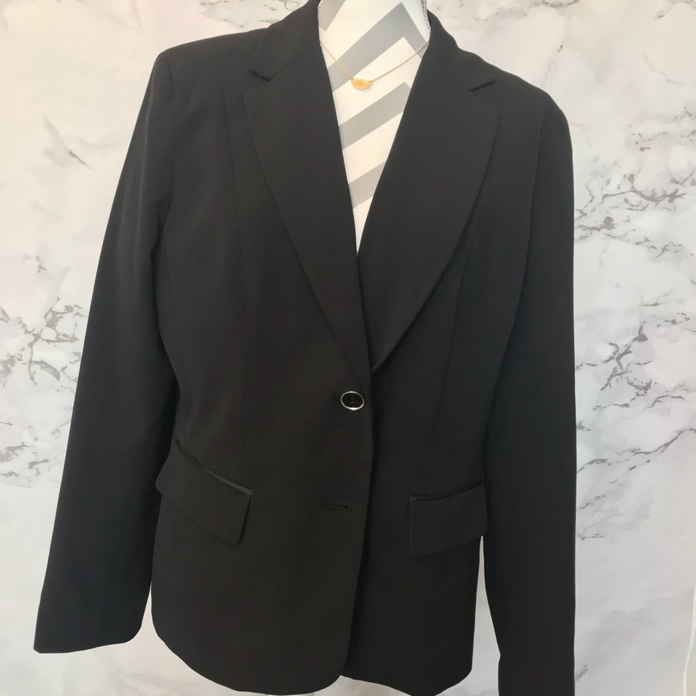 NWOT NY and Co Black Blazer 16